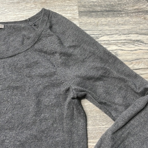 GAP Women’s Charcoal Wool Blend Crew Neck Sweater with button cuff, size small - Picture 4 of 9